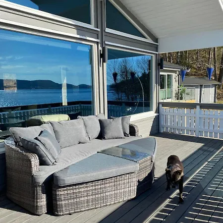 Beautiful House By The Sea Asker