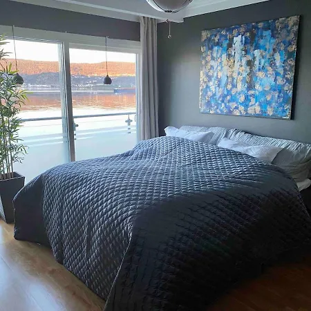 Beautiful House By The Sea Villa *