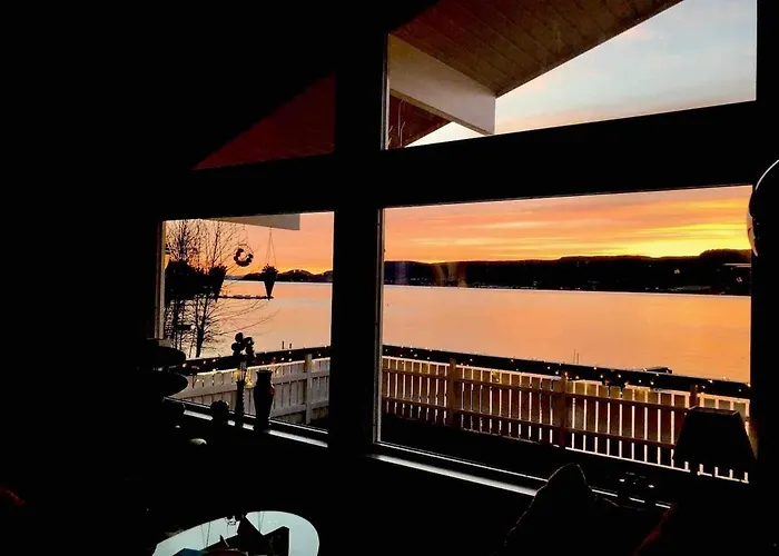 Beautiful House By The Sea Villa *