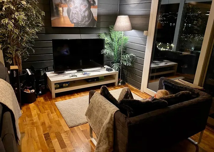 Beautiful House By The Sea Asker