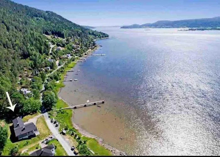 Beautiful House By The Sea Villa *