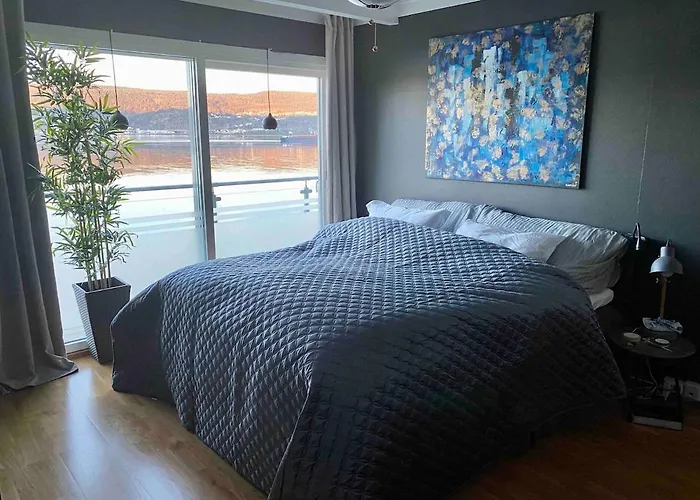 Beautiful House By The Sea Villa *